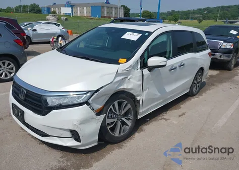 2024 Honda Odyssey Touring z USA, uszkodzony, nr VIN 5FNRL6H88RB075670